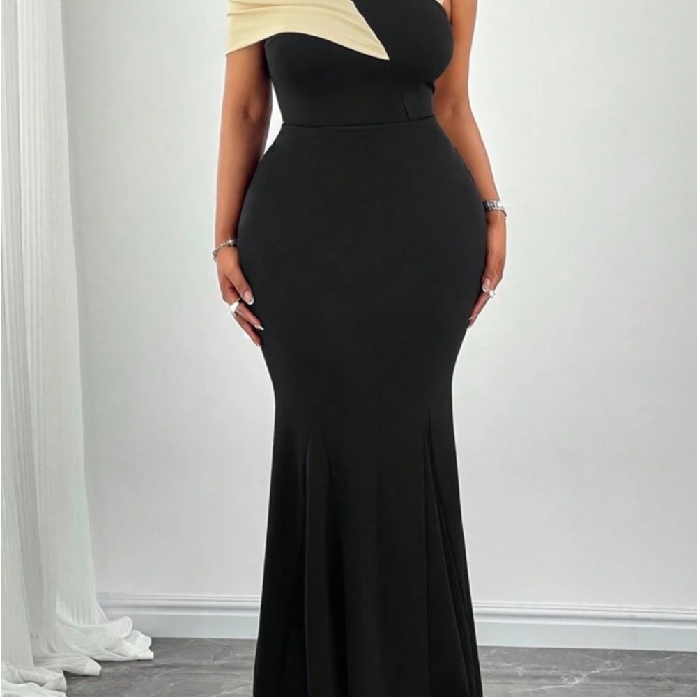 Elegant Black and Cream Evening Gown